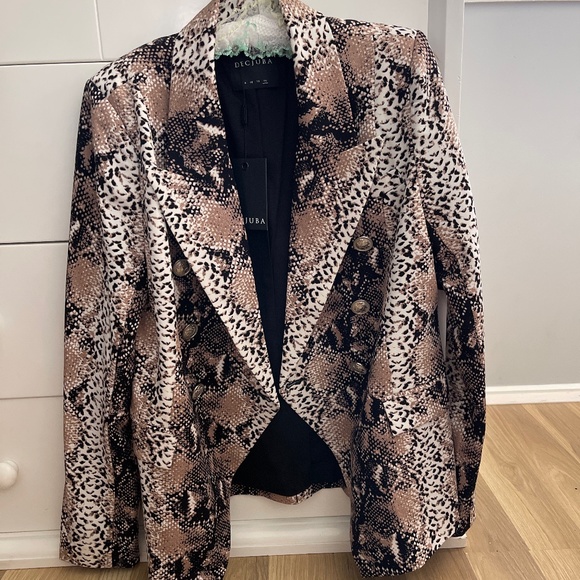 DECJUBA Jackets & Blazers - New with tags Decjuba blazer